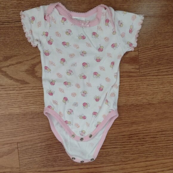 9 - 12 M | Five Onesie Bundle | Baby Connection - Picture 5 of 16